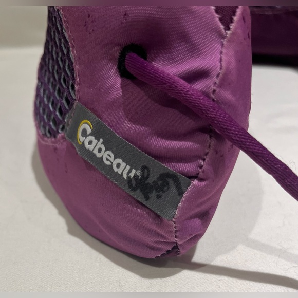 Cabeau Evolution Cool Memory Foam Travel Neck Pillow - Picture 3 of 8